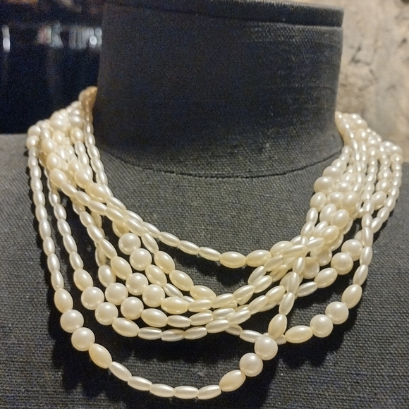 Multi strand and size pearl necklace - Picture 6 of 16
